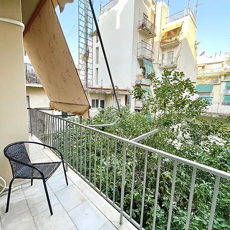 Comfy And Spacious Two Bedroom With Balcony Apartament *