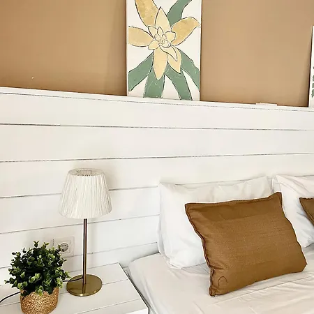 Comfy And Spacious Two Bedroom With Balcony Apartament