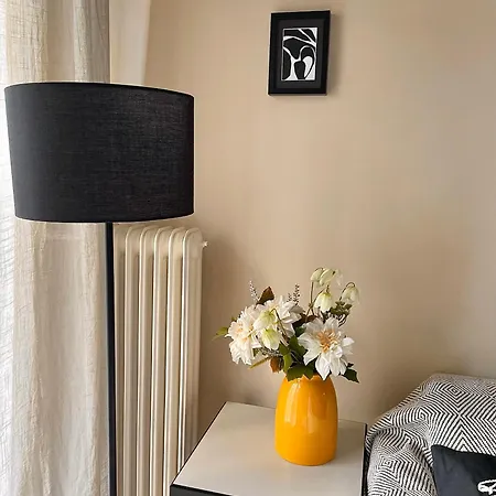 Comfy And Spacious Two Bedroom With Balcony Apartament